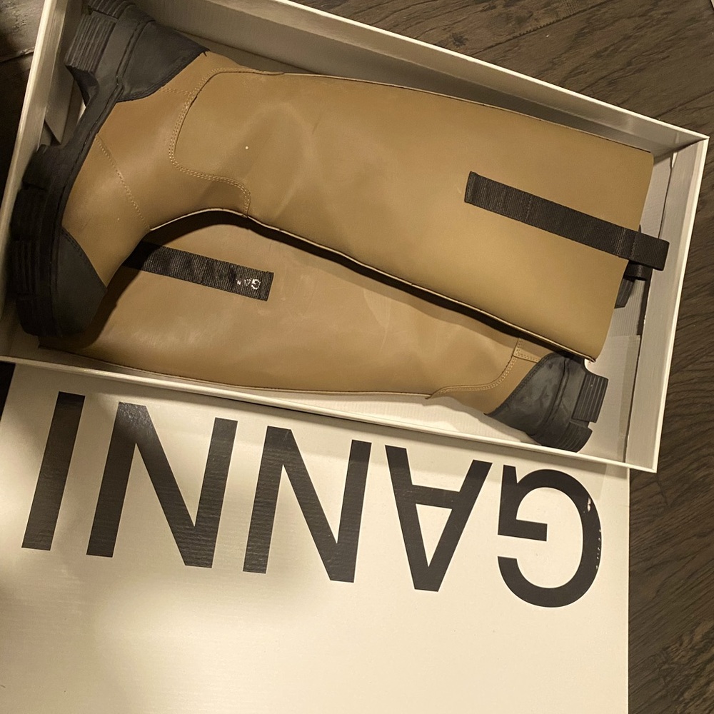 GANNI country boots in the color black/fossil